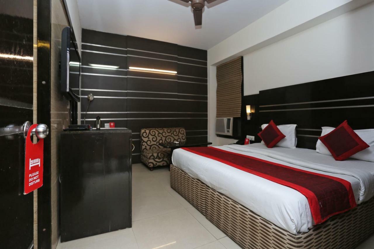 Oyo 13541 Otani Hotel 德里 外观 照片