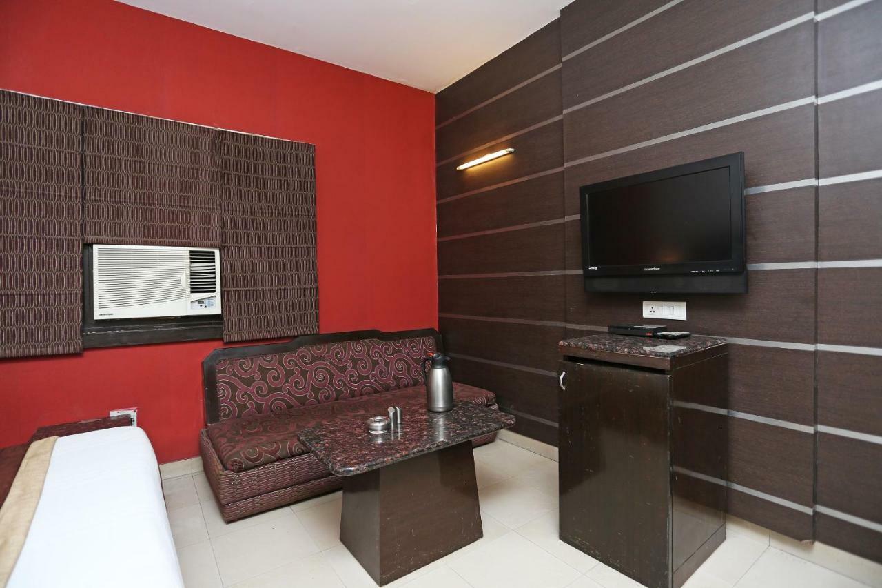 Oyo 13541 Otani Hotel 德里 外观 照片
