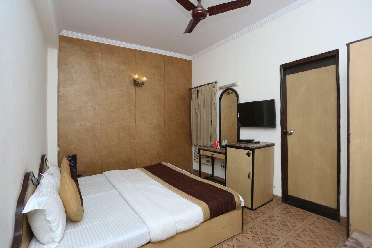 Oyo 13541 Otani Hotel 德里 外观 照片