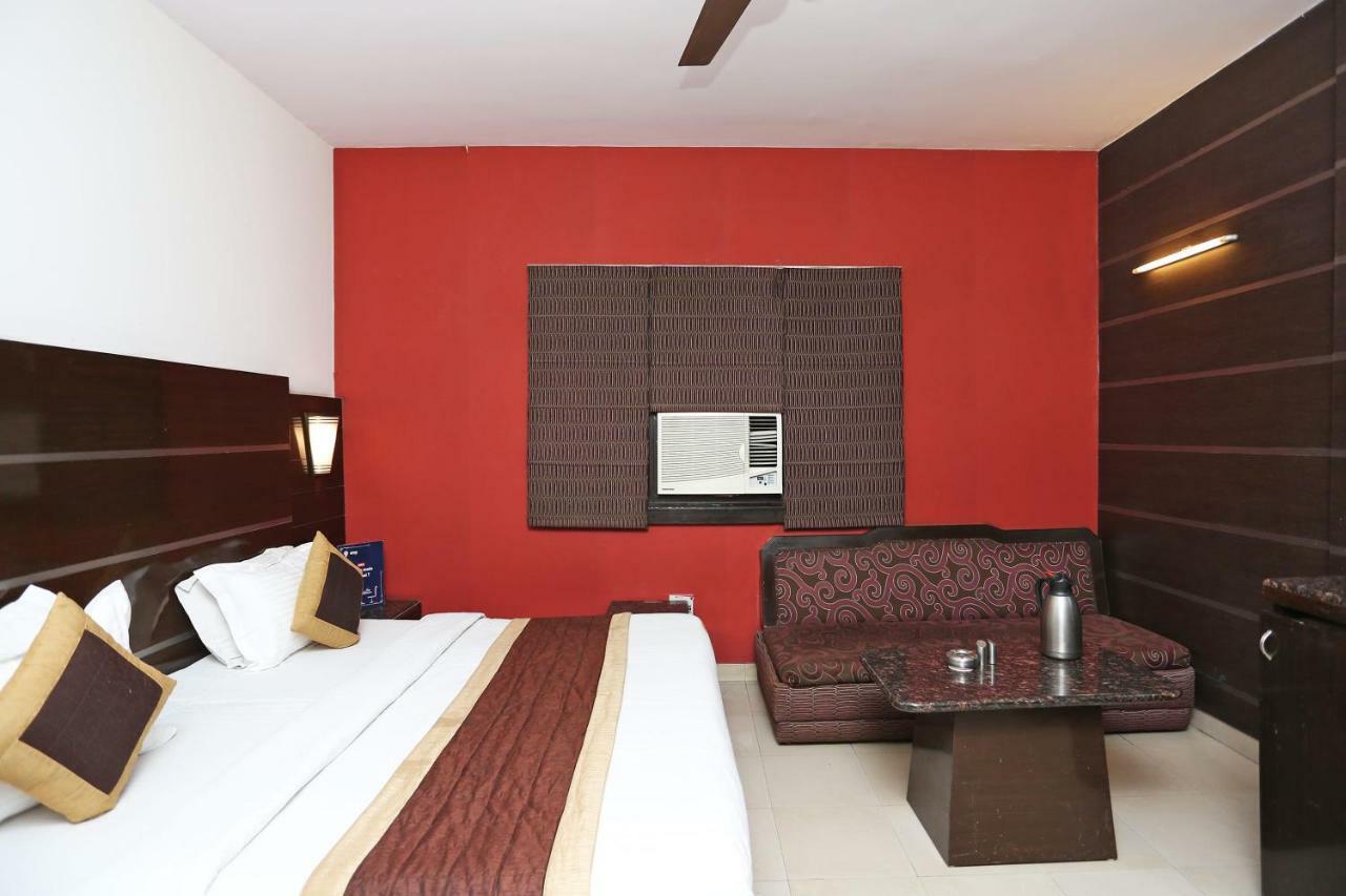 Oyo 13541 Otani Hotel 德里 外观 照片